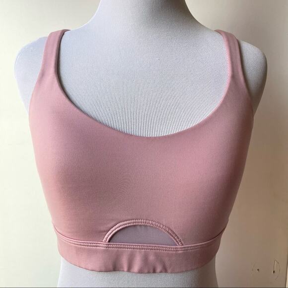 Victoria's Secret Sports Bra With adjustable straps / light pink/ Small - Picture 1 of 7